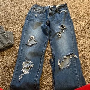 Kancans size 27 too small.